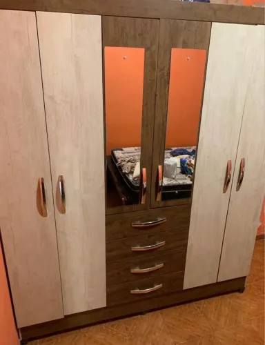 Guarda-roupa 6 portas 