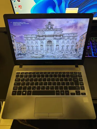 Notebook Samsung Essentials I3 6ªG, 4GB DE RAM + SSD