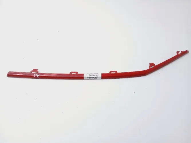 Acabamento Esquerdo Grade Frontal Vw Jetta 2.0 Gli 2019
