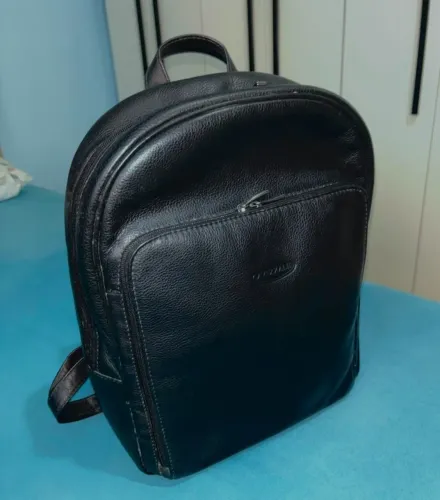 Mochila de Couro Cavezzale Preta (Modelo 099652) - Seminova