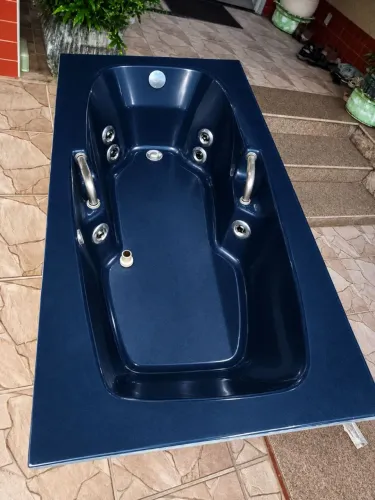 Banheira de Hidromassagem Azul - Grande, com Jatos e Alças