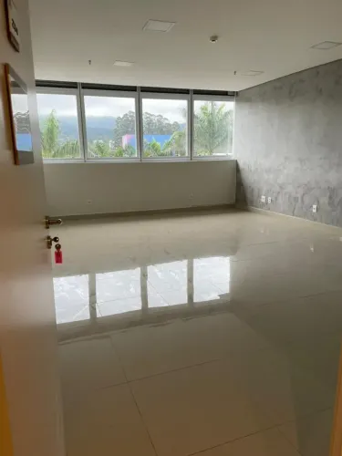 Sala Comercial para Venda no bairro Vila Mogilar, localizado na cidade de Mogi das Cruzes 