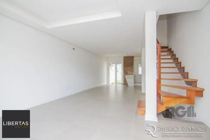 Casa de 3 Dormitórios á venda no Bairro Portal Do Guarujá
