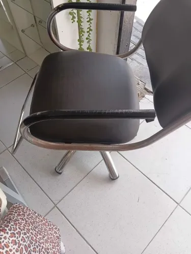 VENDO CADEIRA DE SALÃO HIDRÁULICA