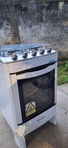 Fogão 4 bocas, com forno