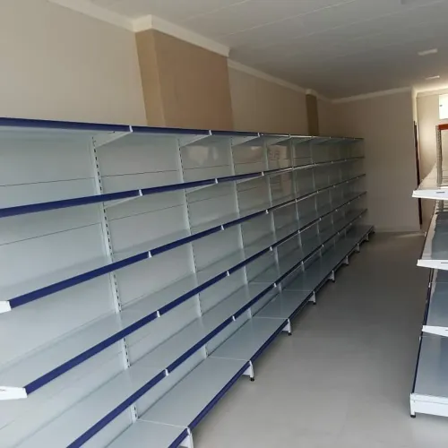 Gôndolas prateleira supermercado loja