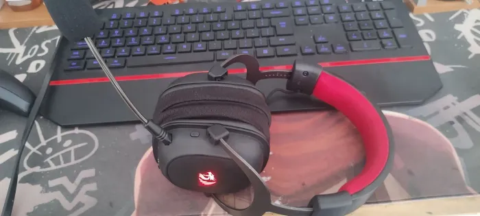 Fone Redragon Zeus Pro