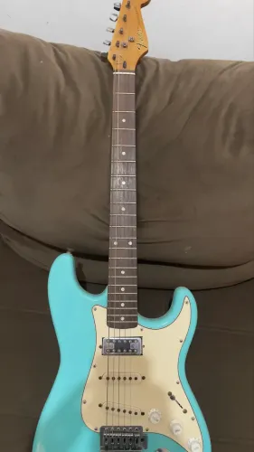 GUITARRA FENDER STRATO AZUL