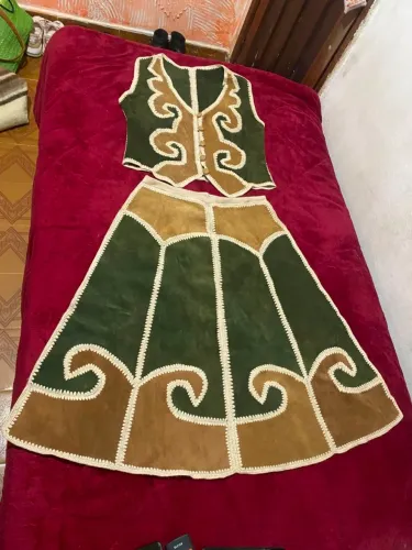 Conjunto em couro