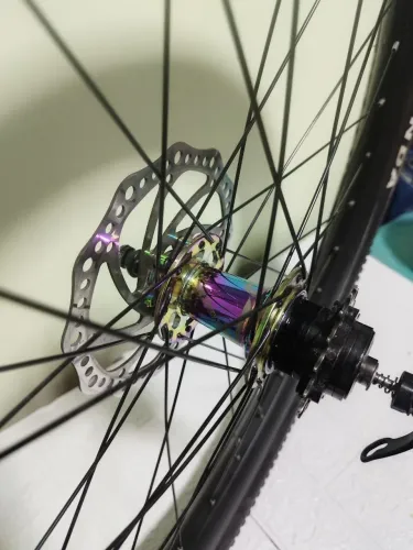 Vendo aros 26 com cubo barulhento 