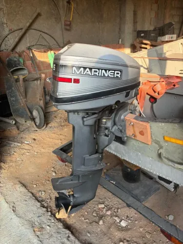 Vendo barco com motor marine 15HP