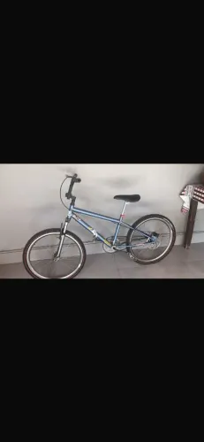Bicicleta BMX<br>Selim novo<br>Burrinho de freio e cabo de aço novo<br>Guidão original Pro X