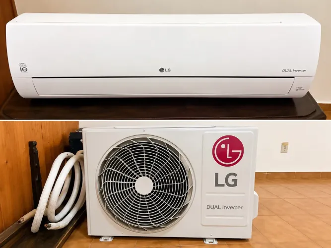 Ar-condicionado LG Dual Inverter 12.000 BTUs Frio 220V