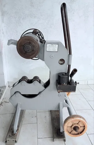 Cortador de Tubos Hidráulico de 2 a 12 Polegadas para Tubos de Aço, Corte por Compressão