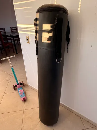 Saco de Pancadas Profissional Casa do Fitness - Cheio e Pronto para Uso