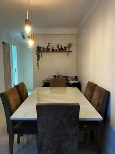 Conjunto mesa e cadeiras 