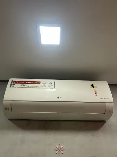 Evaporadora sem condensadora Inverter branco. 9000  btu R$300