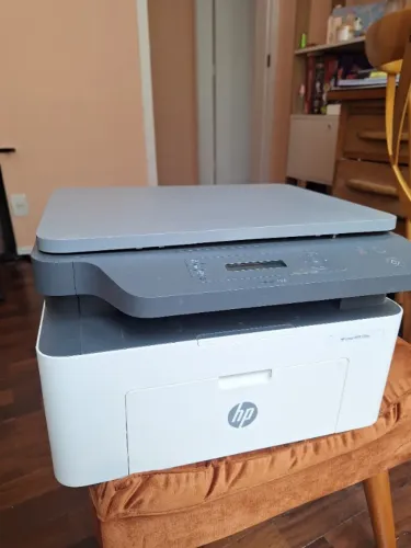 Impressora HP Laser MFP 135w