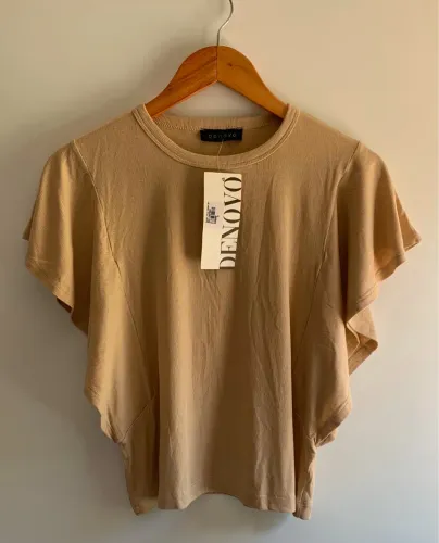 Blusa de Manga Bege Nova com Etiqueta