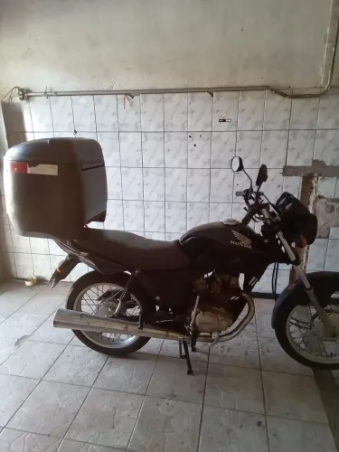 Fretes e entregas*