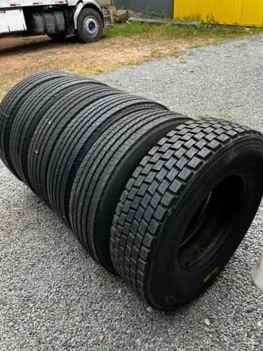 Pneus 295/80R22.5 Reformados Vipal - R$ 995.00 Valor unitário