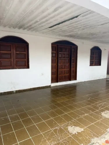 Vende-se casa universitário I