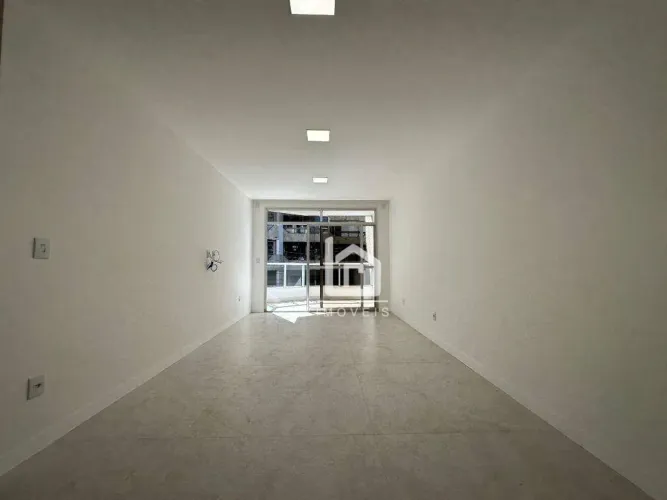 Apartamento na quadra do mar com 3 quartos para locação
