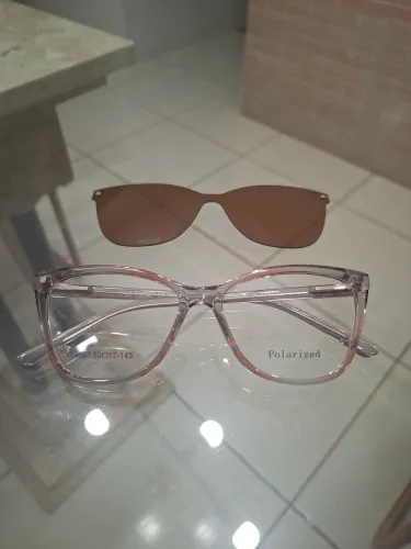 Óculos clipon feminino
