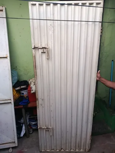 Vende-se Portas