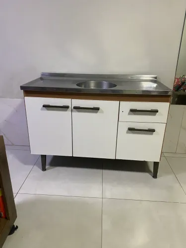 Balcão de pia com tampo inox