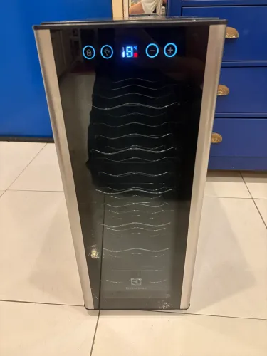 adega de vinho climatizada electrolux 12 garrafas