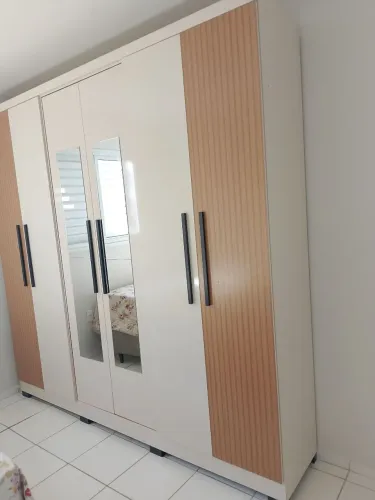 Guarda Roupa 6 Portas