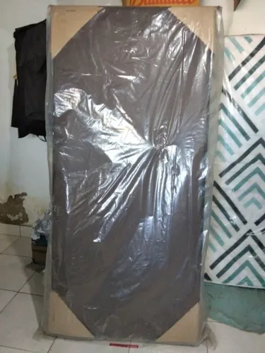 Vende-se cama e colchão para solteiro nova nunca usei 