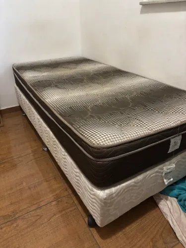 Cama e colchão de solteiro Ortobom ortopedico