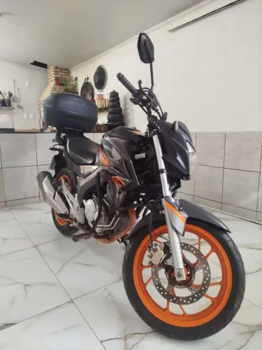 Vendo cb Twister 250 super conservado 