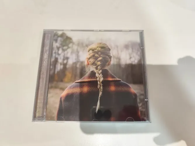 evermore deluxe - Taylor Swift (cd usado)