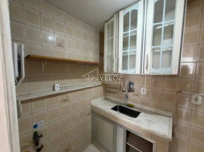 Kitnet/Conjugado : / Residencial / Botafogo