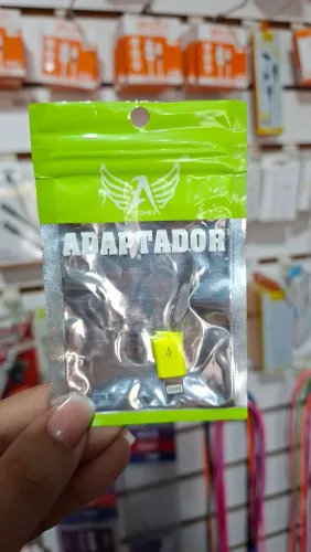 Adaptador V8 fêmea/Lightning (iphone) macho