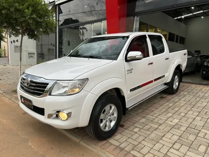 Toyota Hilux CD SRV 4X4 2.7 Flex 16V Aut. 2013
