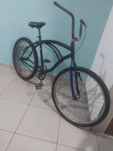 Bicicleta preta aro 26