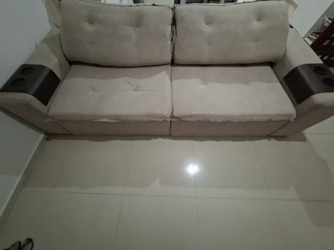 Vendo Sofá Spazzio Ariel todo reformado em madeira de primeira.