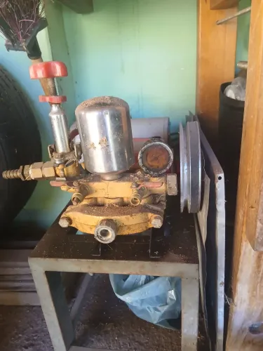 Motor de indução e bomba de água