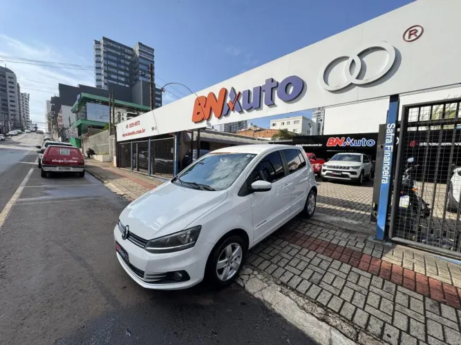 Volkswagen Fox Comfortline 1.6 Flex 8V 5P 2015