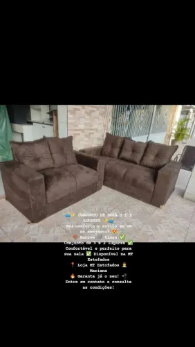 Conjunto de sofá disponível em loja
