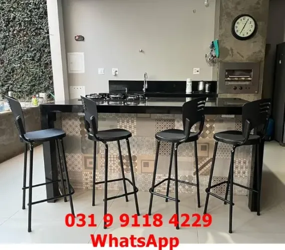 Banquetas altas novas cor preta 70 cm Frete grátis para BH
