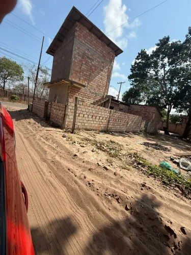 Vendo terreno no Pajuçara bem próximo do asfalto 