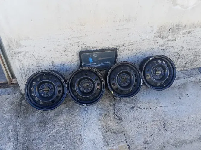 Aro 15 4 furos 