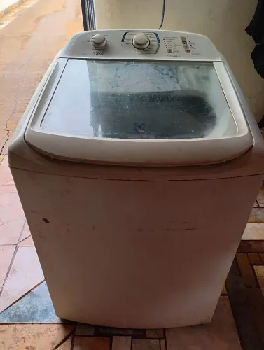 Vendo máquina de lavar roupa de 13 kilos