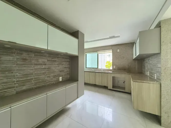 Imóvel para aluguel possui 136 metros quadrados com 4 quartos em Pina - Recife - PE