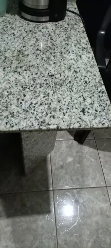 Mesa de granito para 4 cadeiras